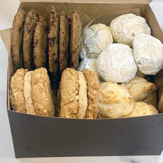 Deluxe Cookies Box